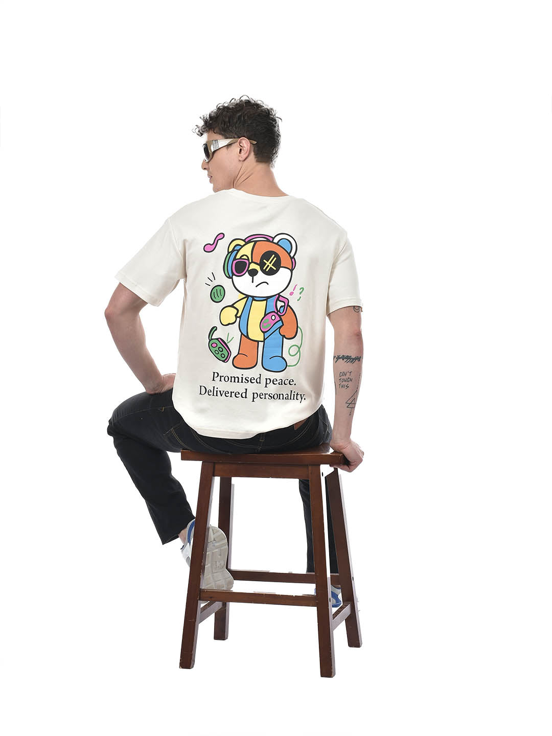 Drop-Shoulder Gamer Bear Graphic T-Shirt – Ivory